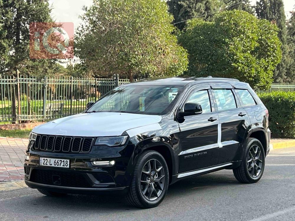 جیپ گراند شیرۆکی